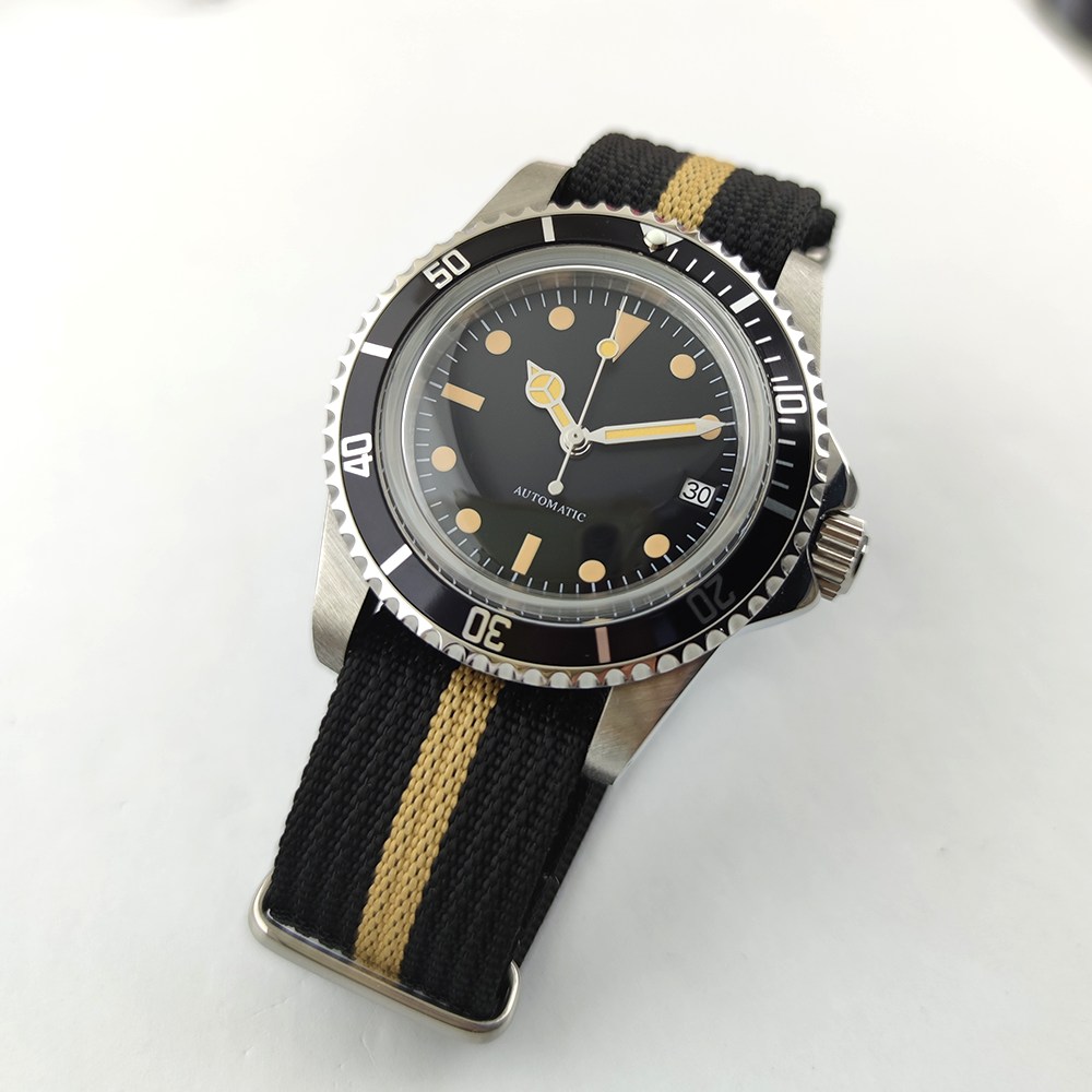 Vintage Diver Automatic Watch  - Tropic Strap Vintage recensie en prijs