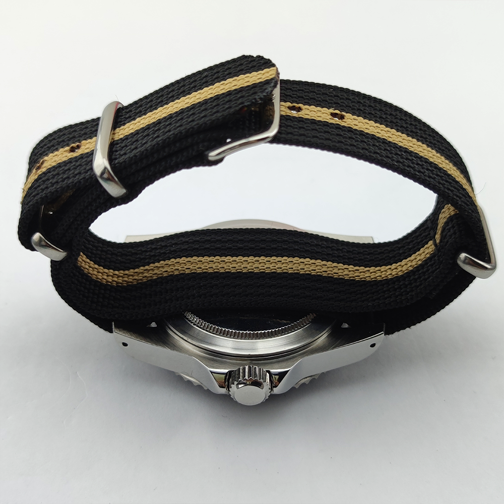Vintage Diver Automatic Watch  - Tropic Strap Vintage recensie en prijs