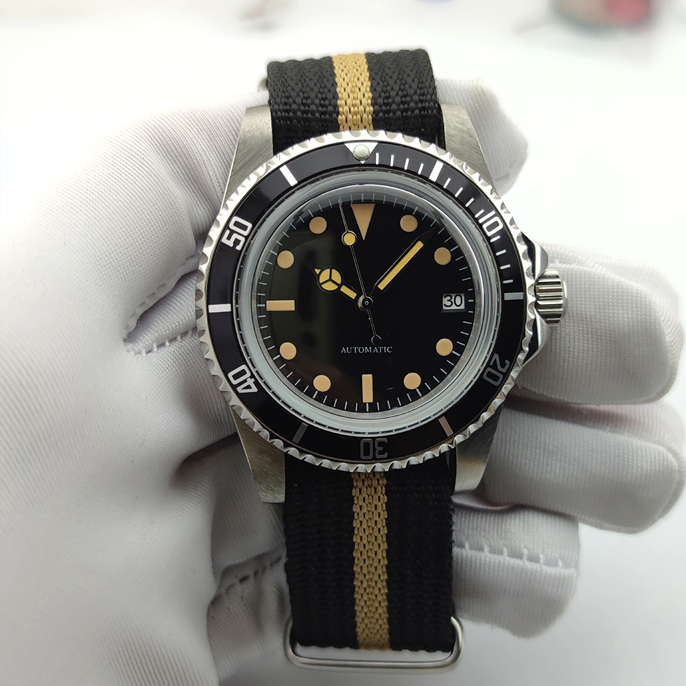Vintage Diver Automatic Watch  - Tropic Strap Vintage recensie en prijs
